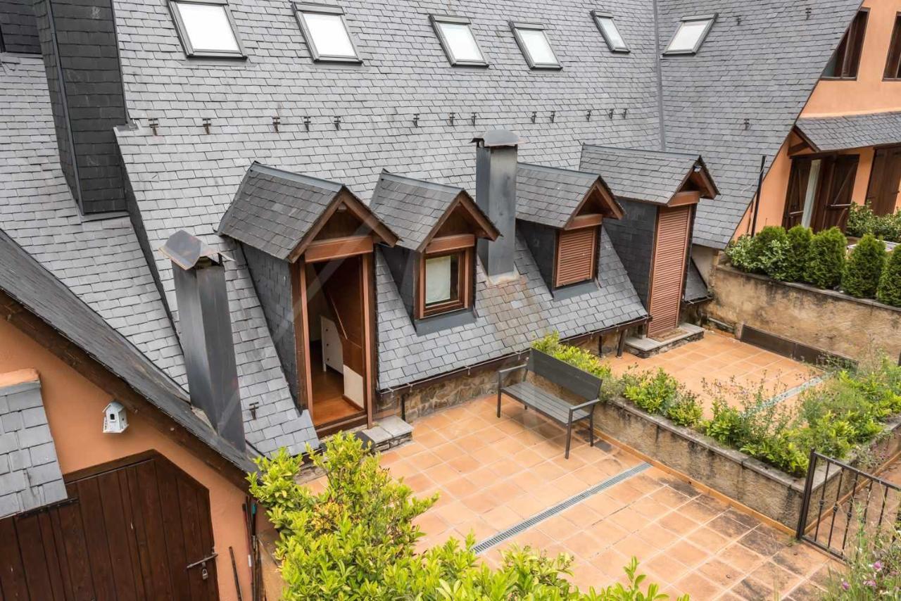 Casa Artiga De Lin By Seamount Rentals Les Bordes ภายนอก รูปภาพ